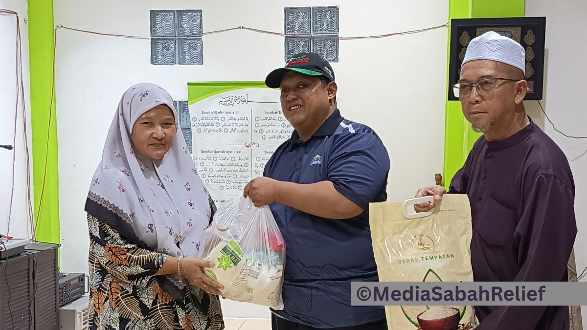 Agihan Sumbangan Bakul Makanan kepada Asnaf Kampung Spinang